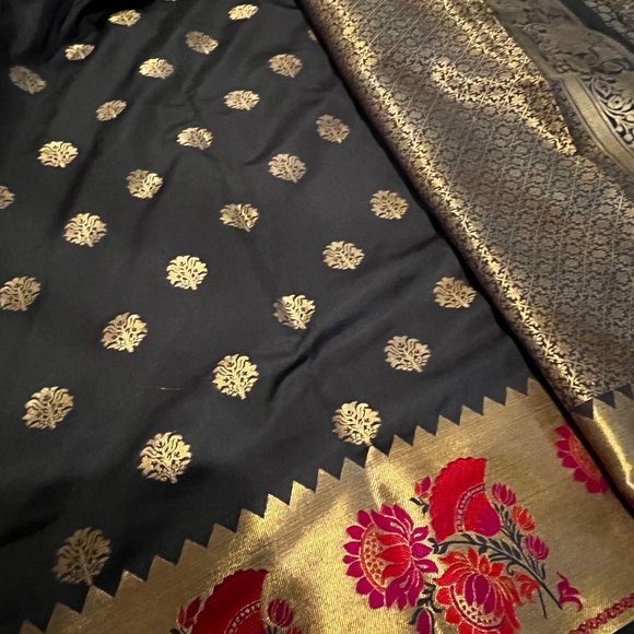 Gray Silk Designer Saree in with Weaving work - Picture 2 of 9